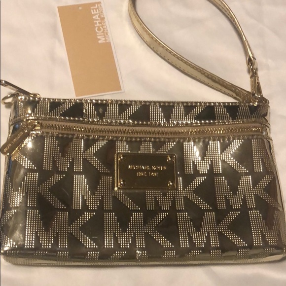 Michael Kors Handbags - Michael Kors  wristlet